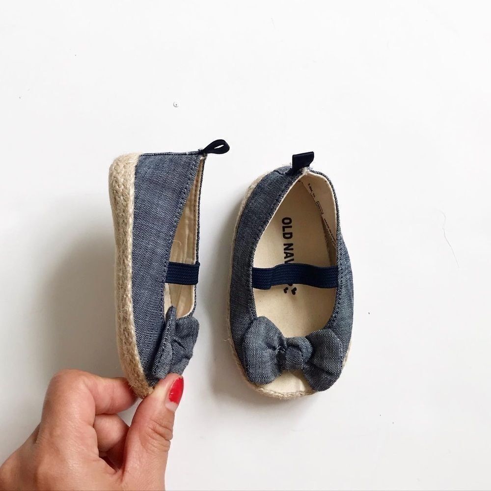 Old Navy chambray bow espadrilles EUC size 3-6 (2)